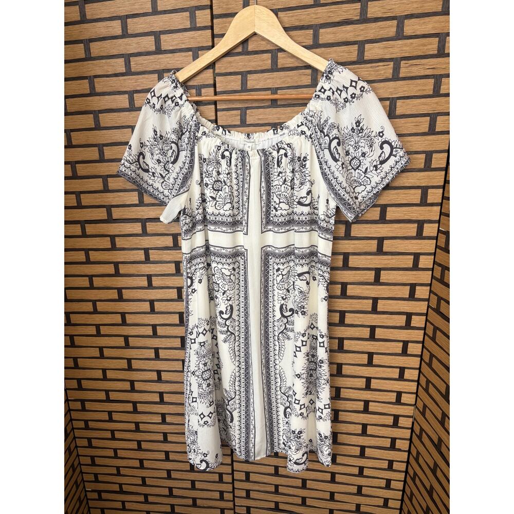 Maurices White And Gray Off Shoulder Dress Size Medium